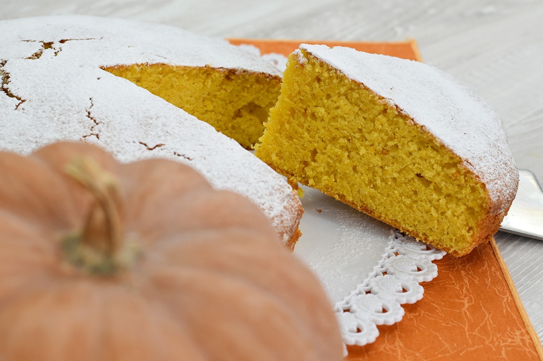 Torta di zucca e mandorle - Tuorlo Rosso