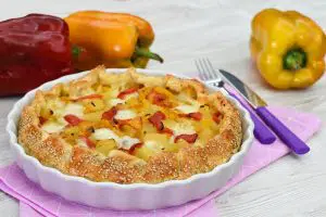 Torta salata con peperoni e patate