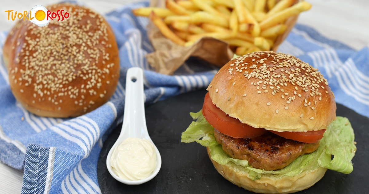 Panini per hamburger: come fare i burger buns - Tuorlo Rosso