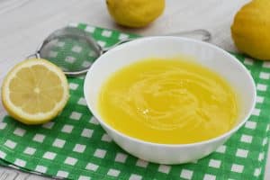 Crema al limone senza uova e senza latte
