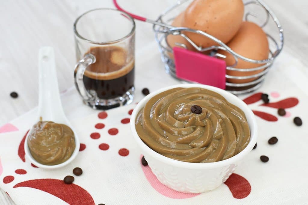 Ricetta crema al caffè per torte e bignè