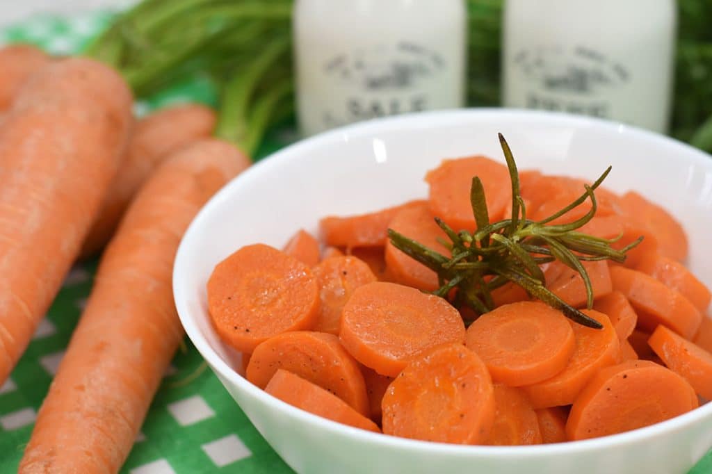 carote i padella al rismarino