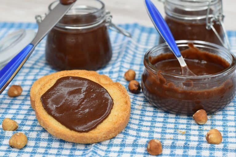 crema di nocciole fatta in casa