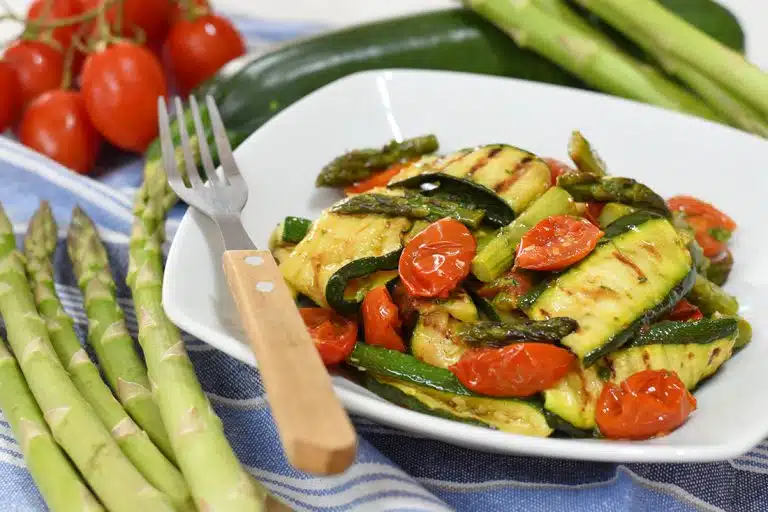 Insalata di zucchine e asparagi