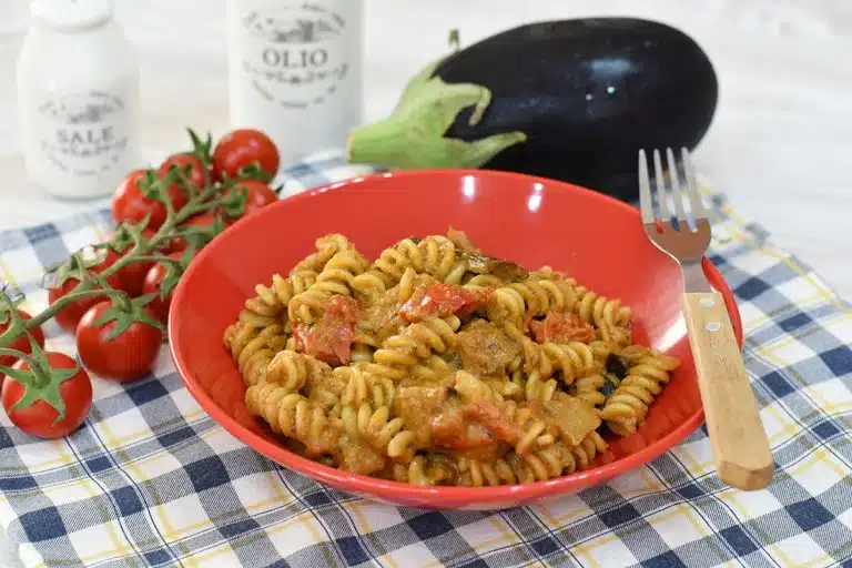 pasta con crema di melanzane