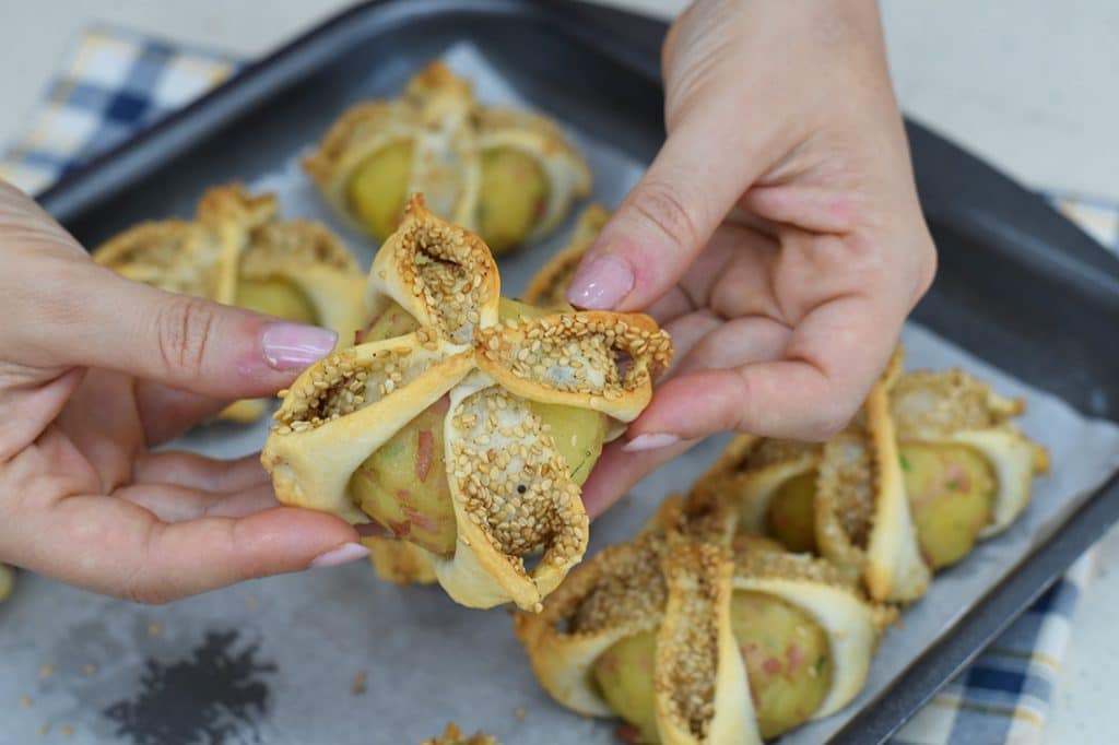 Rustici di sfoglia con patate