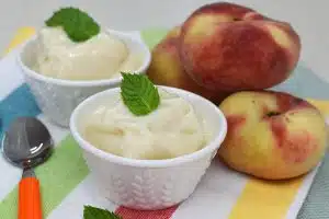 Sorbetto alla pesca senza albumi