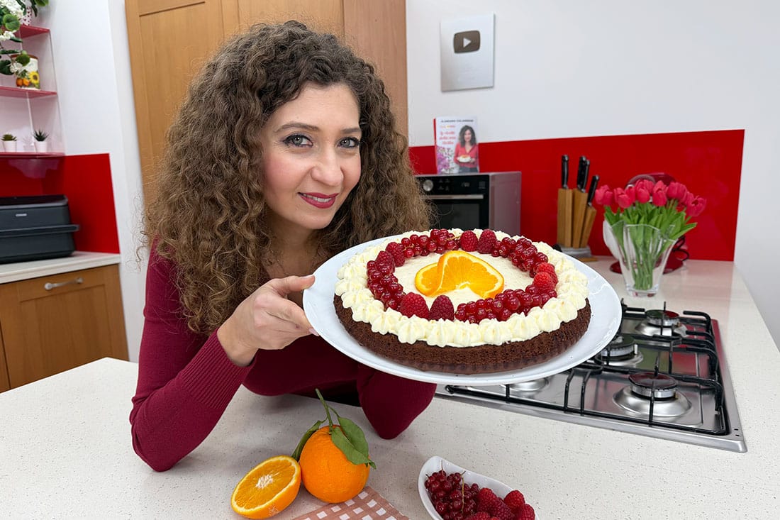 crostata morbida al cacao con crema all'arancia