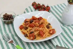 Spaghetti tonno e pomodorini