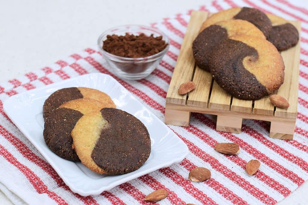 biscotti bicolore alle mandorle