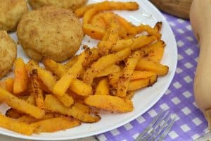 Bastoncini di zucca sabbiosi in friggitrice ad aria