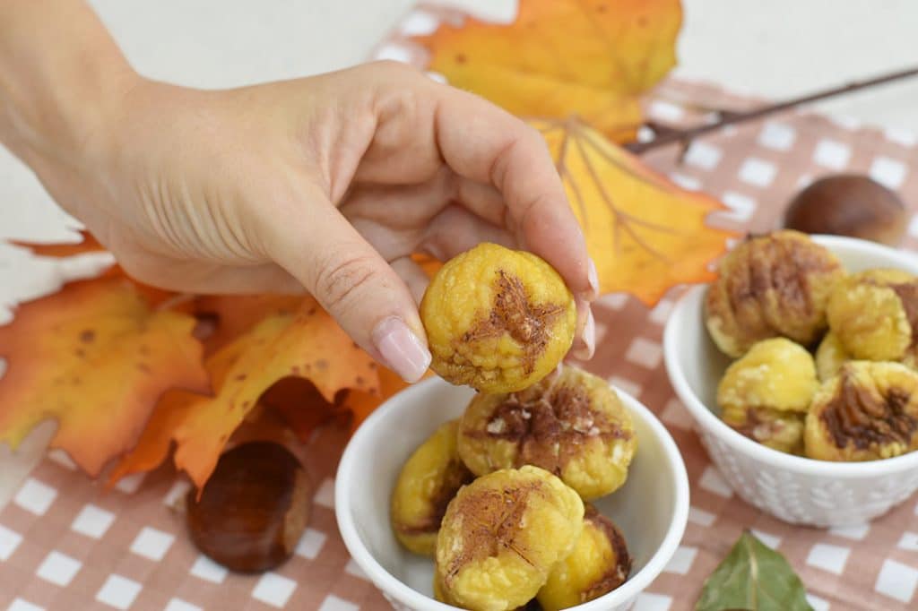 Castagne bollite con buccia