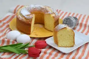 Ciambellone senza glutine allo yogurt greco